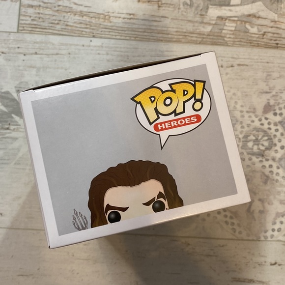 Funko Pop Aquaman #87 Batman v Superman Exclusive Figure - Picture 6 of 7